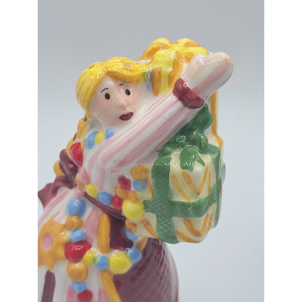 Vintage Nikko Christmas Girl & Bear Presents Salt & Pepper Shaker Set CHIPS - Picture 8 of 10